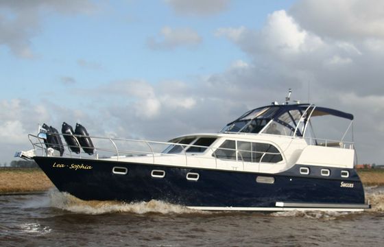 Success 125 Ultra Lea-Sophia