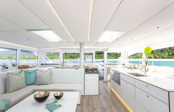 Voyage 590 Busy B's