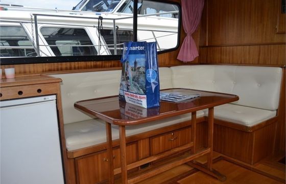 Vri-Jon Contessa 1370 Silver Lady