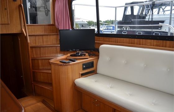 Vri-Jon Contessa 1370 Silver Lady