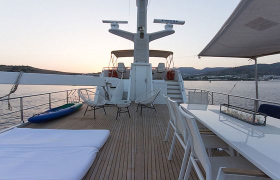 Trawler 77 Troy Explorer