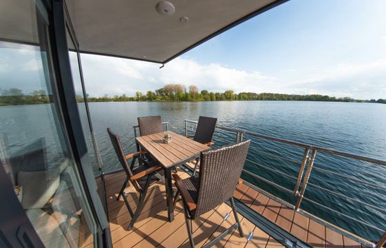 Waterbus S.C. Independent 12 Ananda