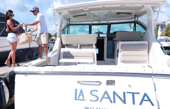 Tiara 38 La Santa
