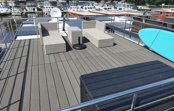 Waterbus S.C. Independent 10 H + M Lounge
