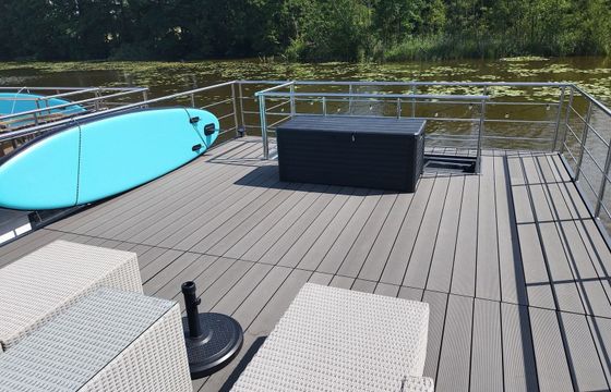 Waterbus S.C. Independent 10 H + M Lounge