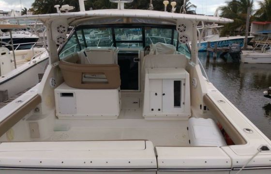 Tiara 3500 Express Tango
