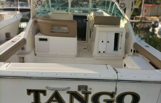 Tiara 3500 Express Tango