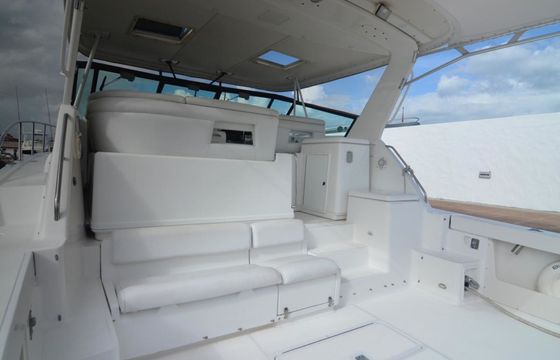 Tiara 42 Buque