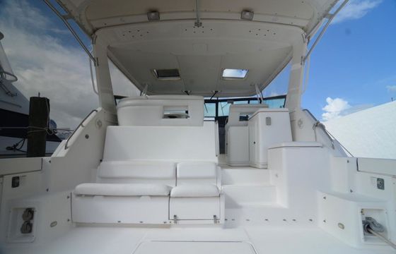 Tiara 42 Buque
