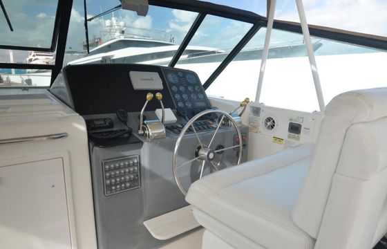Tiara 42 Buque