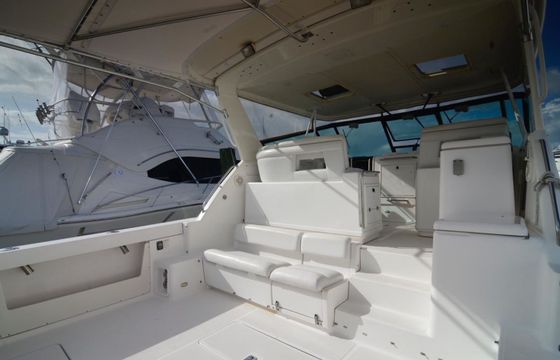 Tiara 42 Buque