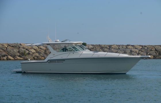 Tiara 42 Buque