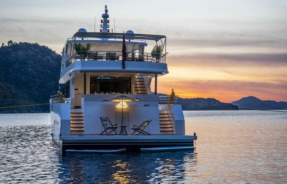 Trawler 85 Lila