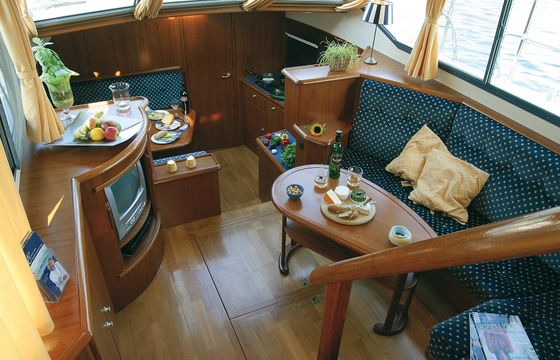 38' Reline 1150 Motor Yacht Rental in Drachten - Friesland, Netherlands