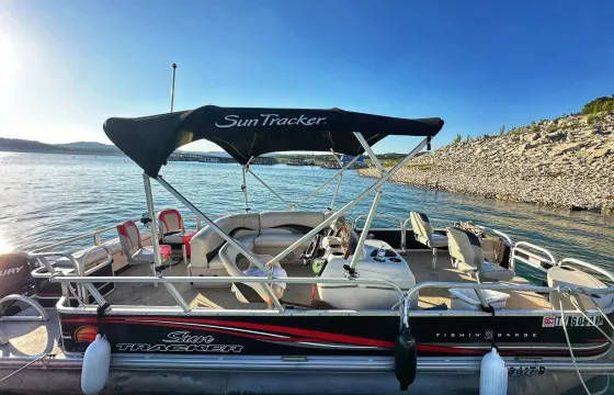 Pontoon Boat for Charter up to 9 people in Texas