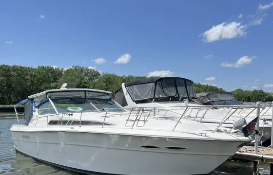 'Aquaholic' 40' Sea Ray Captained Charter on with all amenities in Chicago!