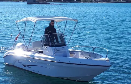 Rent 19' Ranieri Voyager Center Console in Sukošan, Croatia