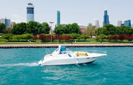 34' Luxury Sea Ray Sundancer Yacht in Excellent condition for rent in Chicago
