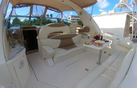 Sea Ray 410 Express Cruiser Private Yacht Rental for Groups Families in Cancún