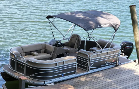 20' Sun Tracker Party Barge Dlx Pontoon Rental in Charlotte, North Carolina