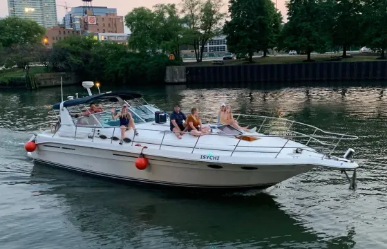 No Tie Ups - 40ft Sea Ray Yacht lots of room for 13 at DuSable Harbor