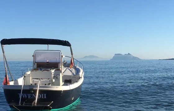 Charter a 25' Dasamarine Aztair in San Roque, Spain