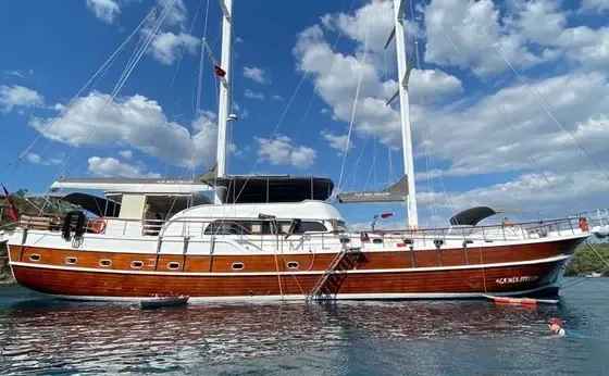 LUXURY YACHT 2021 MODEL -12 GUESTS CAPACITY