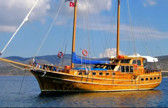 Luxury Bodrum Gulet: Spacious 6-Cabin Sailing Yacht Perfect for 12 Guests