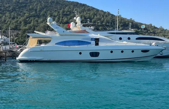 Azimut 68' Evolution Luxury Yacht for Charter In Bodrum