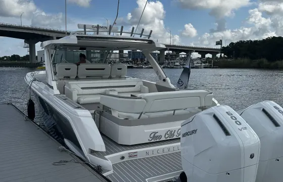 Tiara 43 LS Motor Yacht - Party Like A Rock Star!