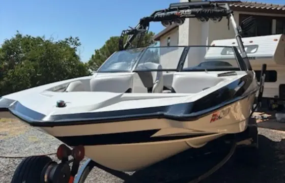 Axis A22 Wakeboard Boat