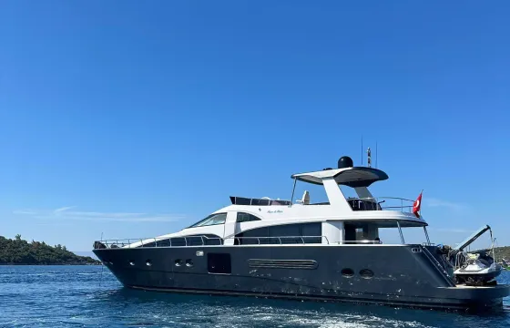 80ft Mega Yacht for the newest boat on the Bosphorus!