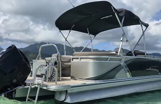 Kaneohe Bay Sandbar - 25 Avalon Pontoon Rental