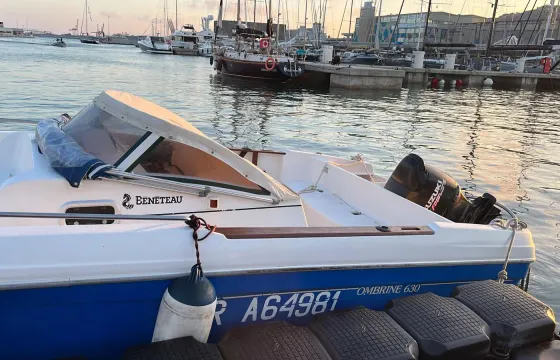 Speedboat 140hp and water sport, ski, wake, tube, foil. Lessons and initiations