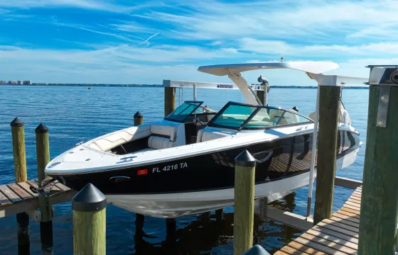 Regal LX6 300HP -Bookable 1-31 day's • 300 HP • 26' FT - Up to 13 Passengers