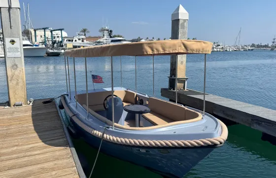 19 Ft Lago Amore Power Boat