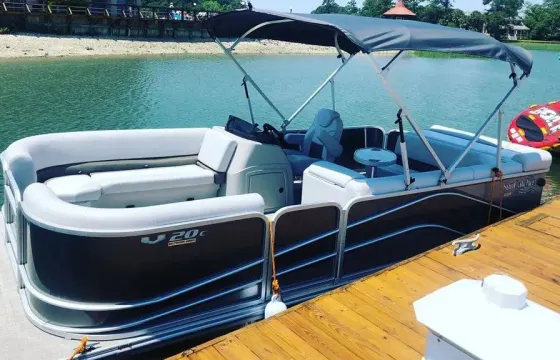 G3 20 CC Pontoon Rental on Skull Creek, Hilton Head Island
