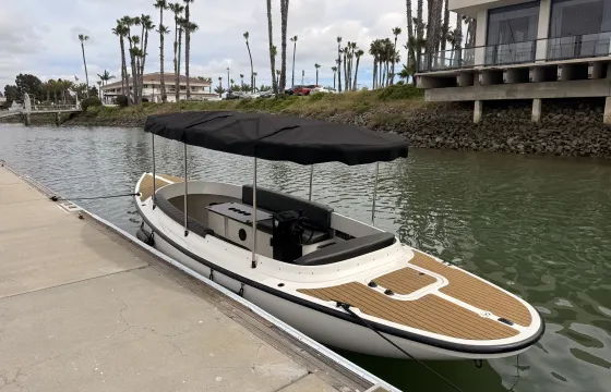 Luxury Electric Boat Rental In  San Diego Bay - No Captain Needed