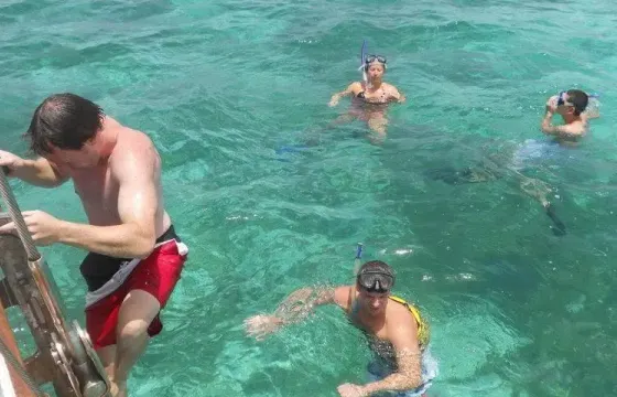15 People Fun Catamaran Cruise on the Playa Mujeres