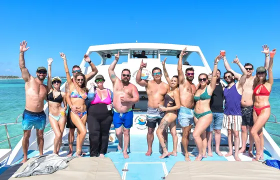 Affordable Yacht Charter: Deals & Crew included Party Boat in Punta Cana!