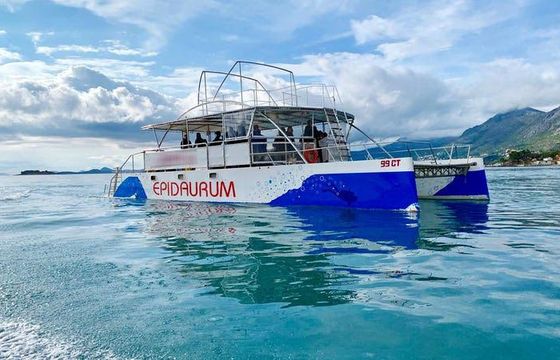 Cat 17 Power Catamaran Rental in Dubrovnik, Dubrovnik-Neretva County