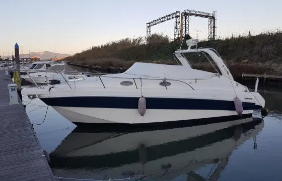 29ft Cigala & Bertinetti Motor Yacht takes up to 8 guests
