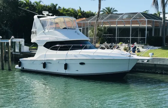 Sarasota Luxury Cruise on 38ft Silverton Yacht with Captain