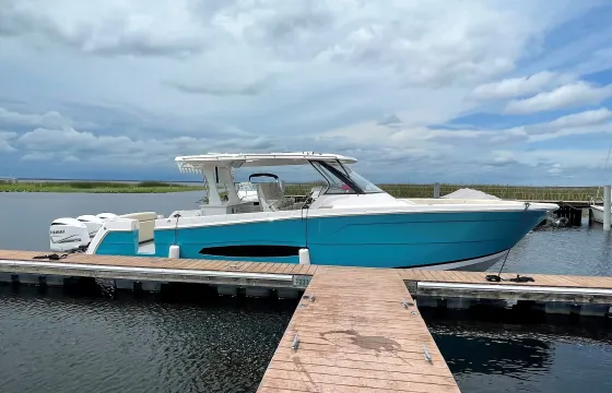 40' Regal Luxury Yacht Rental In St. Cloud