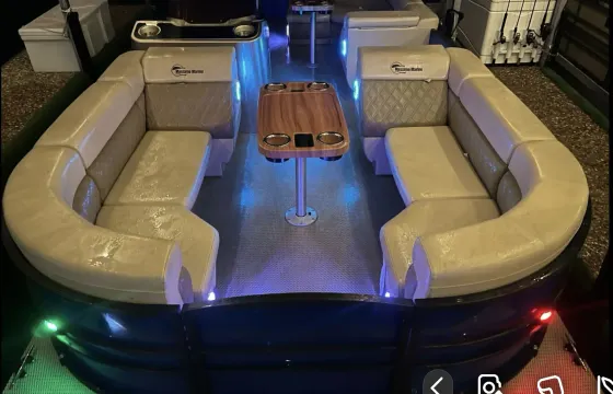 LUXURY PONTOON RENTALS!! CHECK OUT THE PHOTOS! BOOK WITH US Lewisville Lake