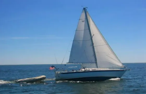 27  feet of fun in the summer sun, under sail!