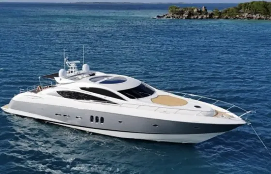 82' Sunseeker Predator Mega Yacht!!!