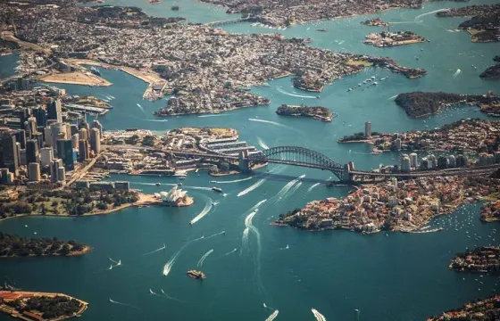 Highlight Tour! 2-Hour Guided Self Drive Boat Tour on Sydney Harbour