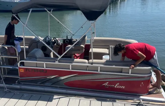 Avalon 25ft Pontoon Boat Rental in Gulfport, Florida