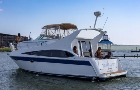 Carver 36ft Motor Yacht - Best Yacht in Dallas